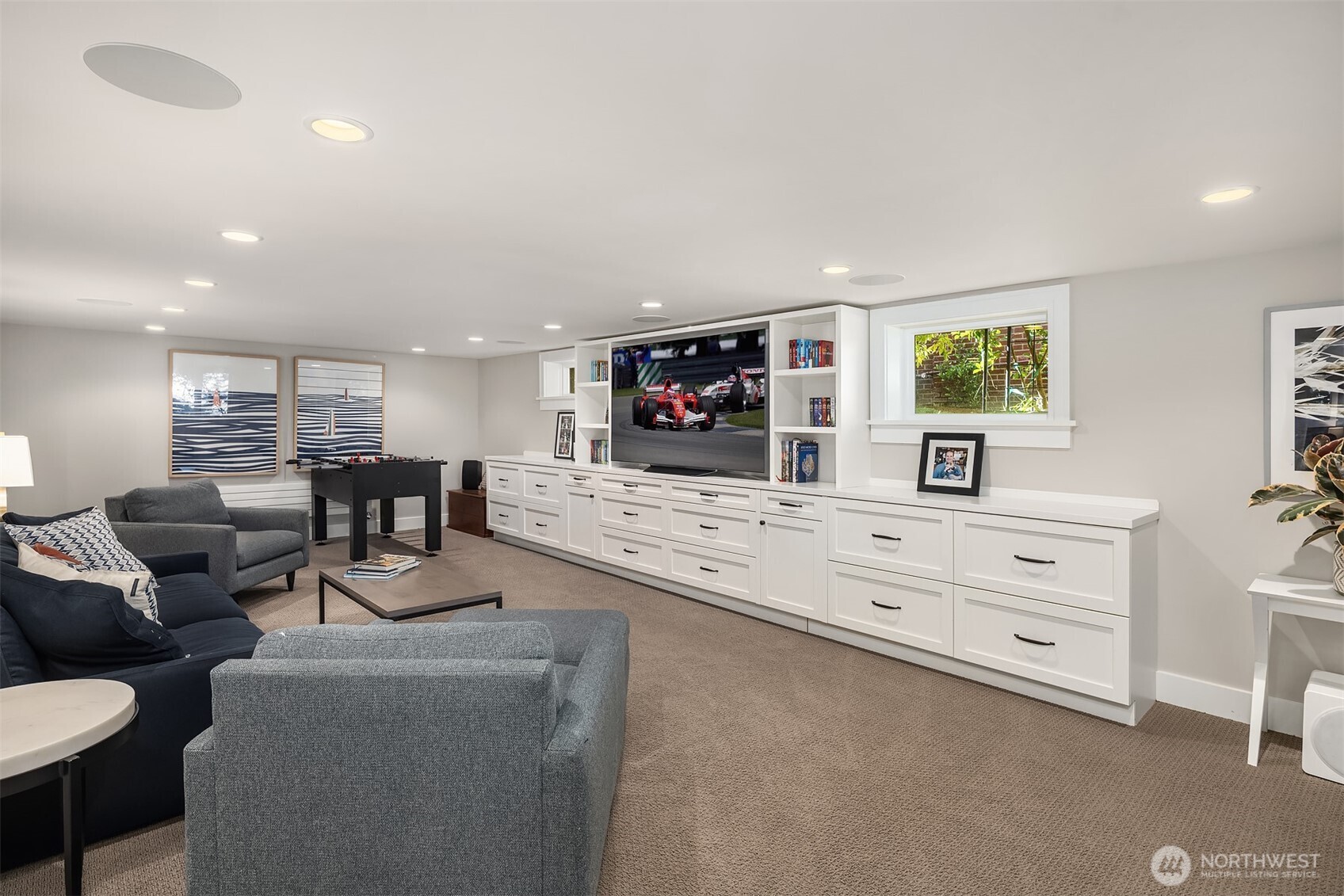 2055 East Crescent Drive Seattle, WA 98112 - Photo 21 of 40