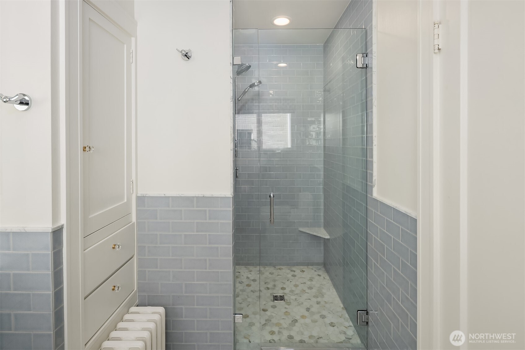 2055 East Crescent Drive Seattle, WA 98112 - Photo 25 of 40