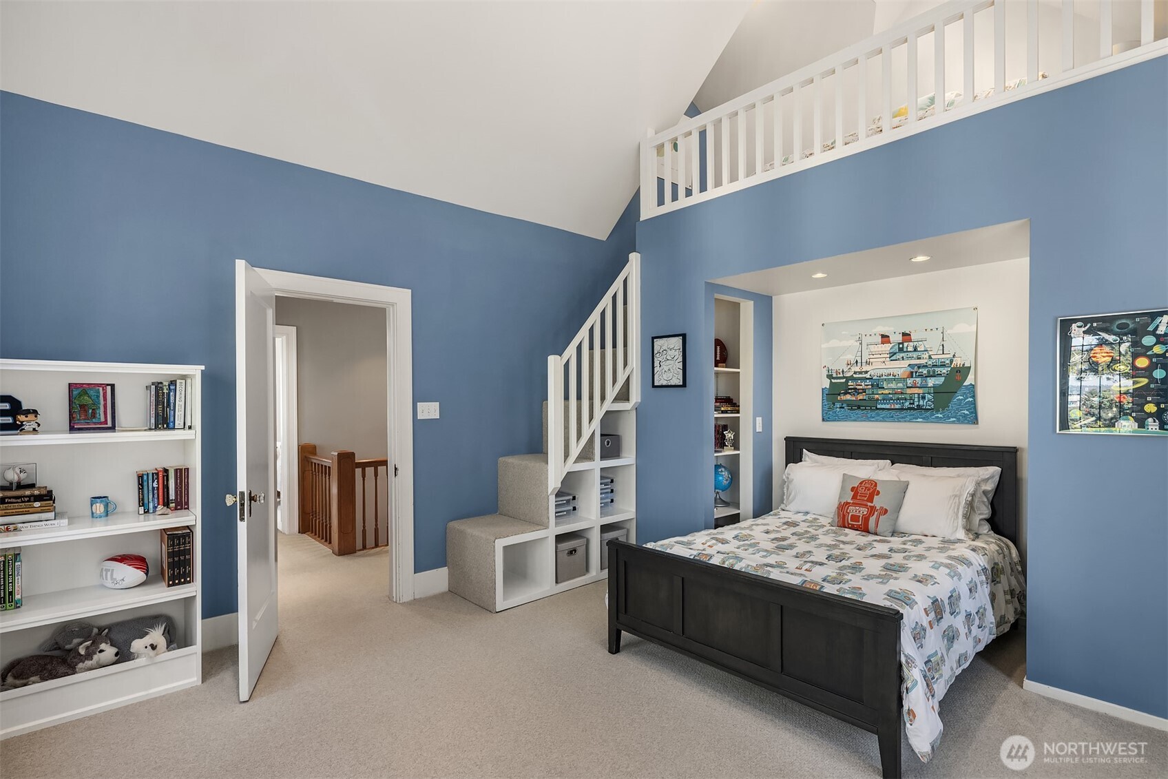 2055 East Crescent Drive Seattle, WA 98112 - Photo 26 of 40