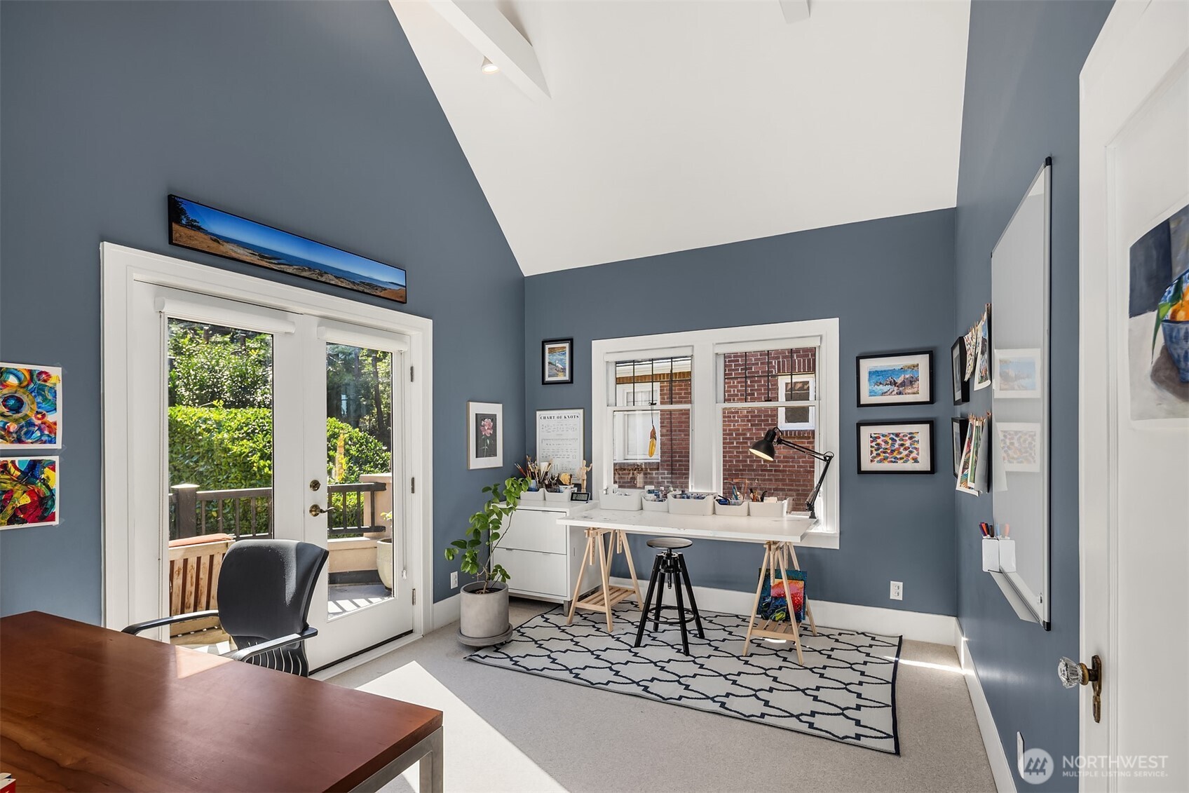 2055 East Crescent Drive Seattle, WA 98112 - Photo 27 of 40