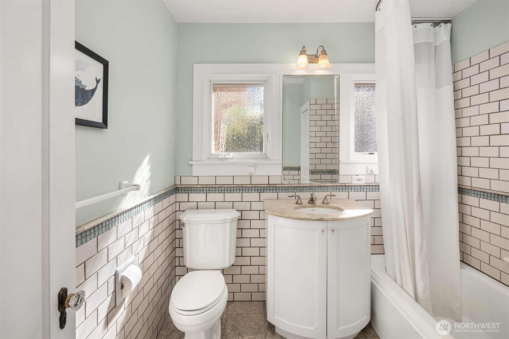 2055 East Crescent Drive Seattle, WA 98112 - Photo 28 of 40