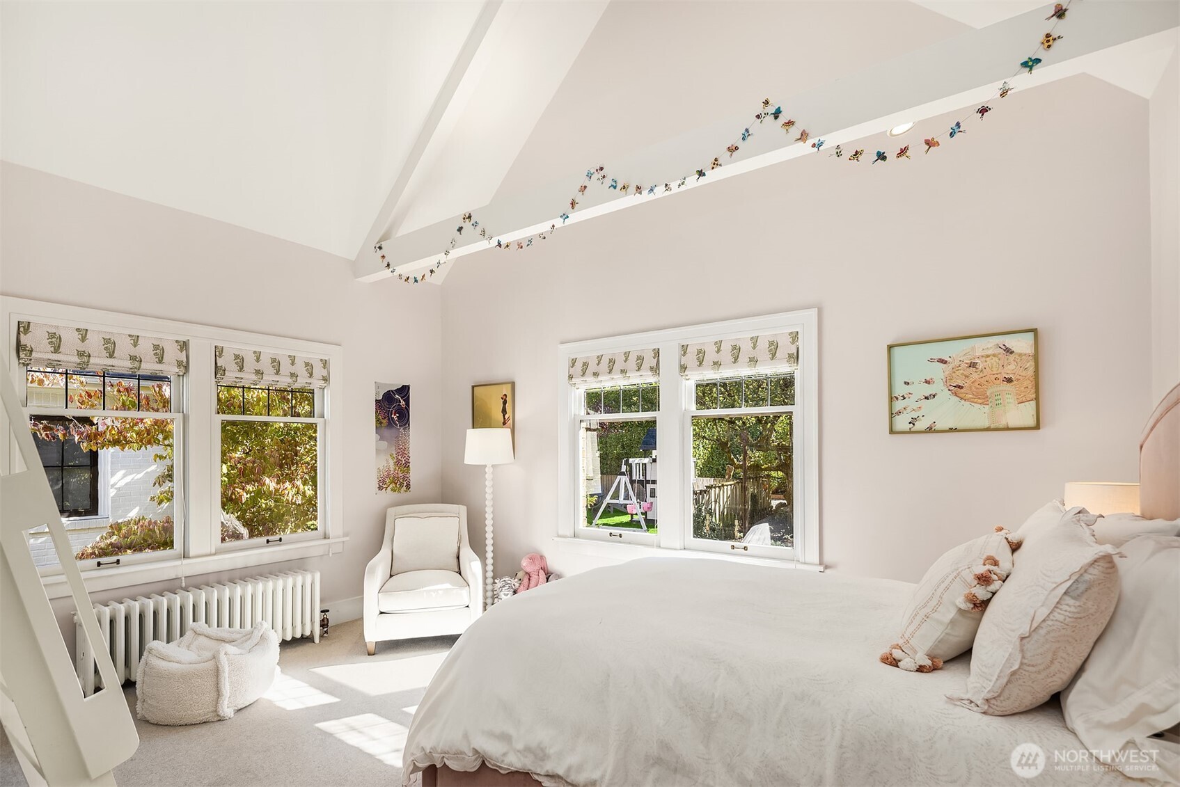 2055 East Crescent Drive Seattle, WA 98112 - Photo 29 of 40