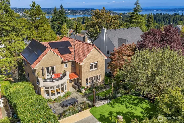 $2,975,000 | 2055 East Crescent Drive, Seattle, WA 98112