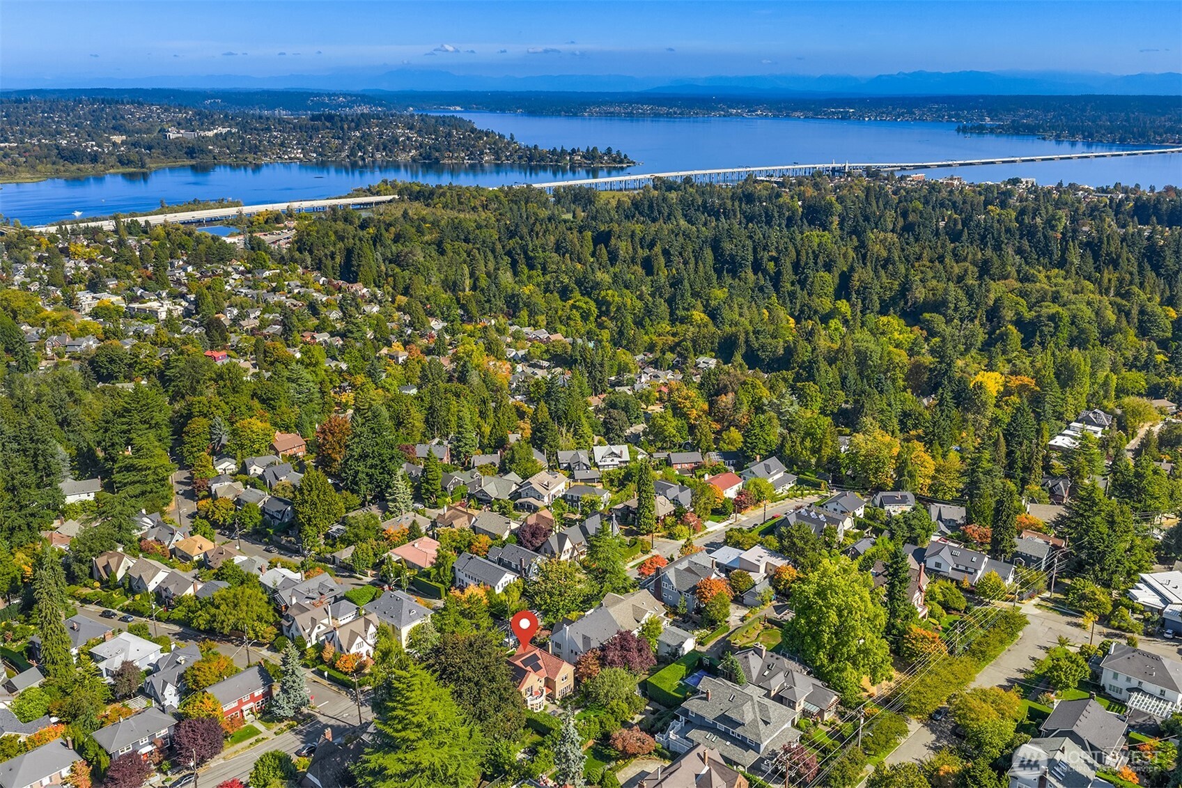 2055 East Crescent Drive Seattle, WA 98112 - Photo 39 of 40