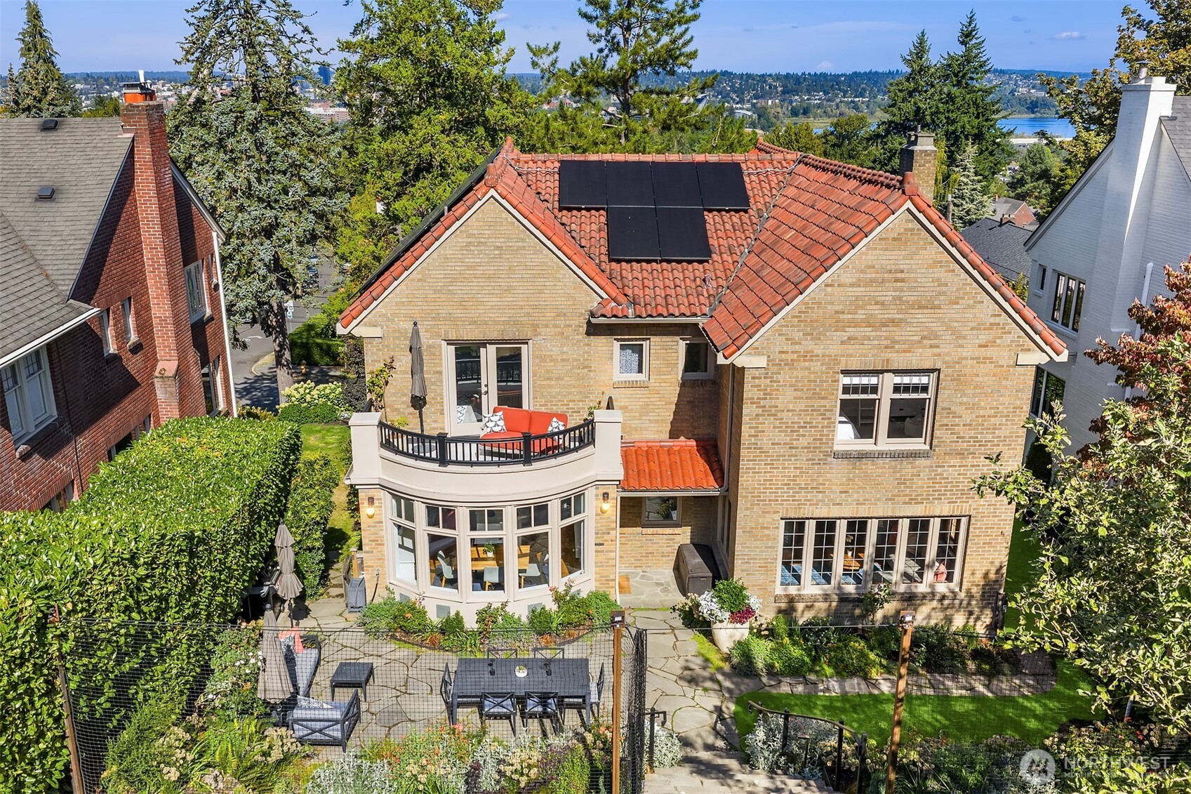 2055 East Crescent Drive Seattle, WA 98112 - Photo 40 of 40