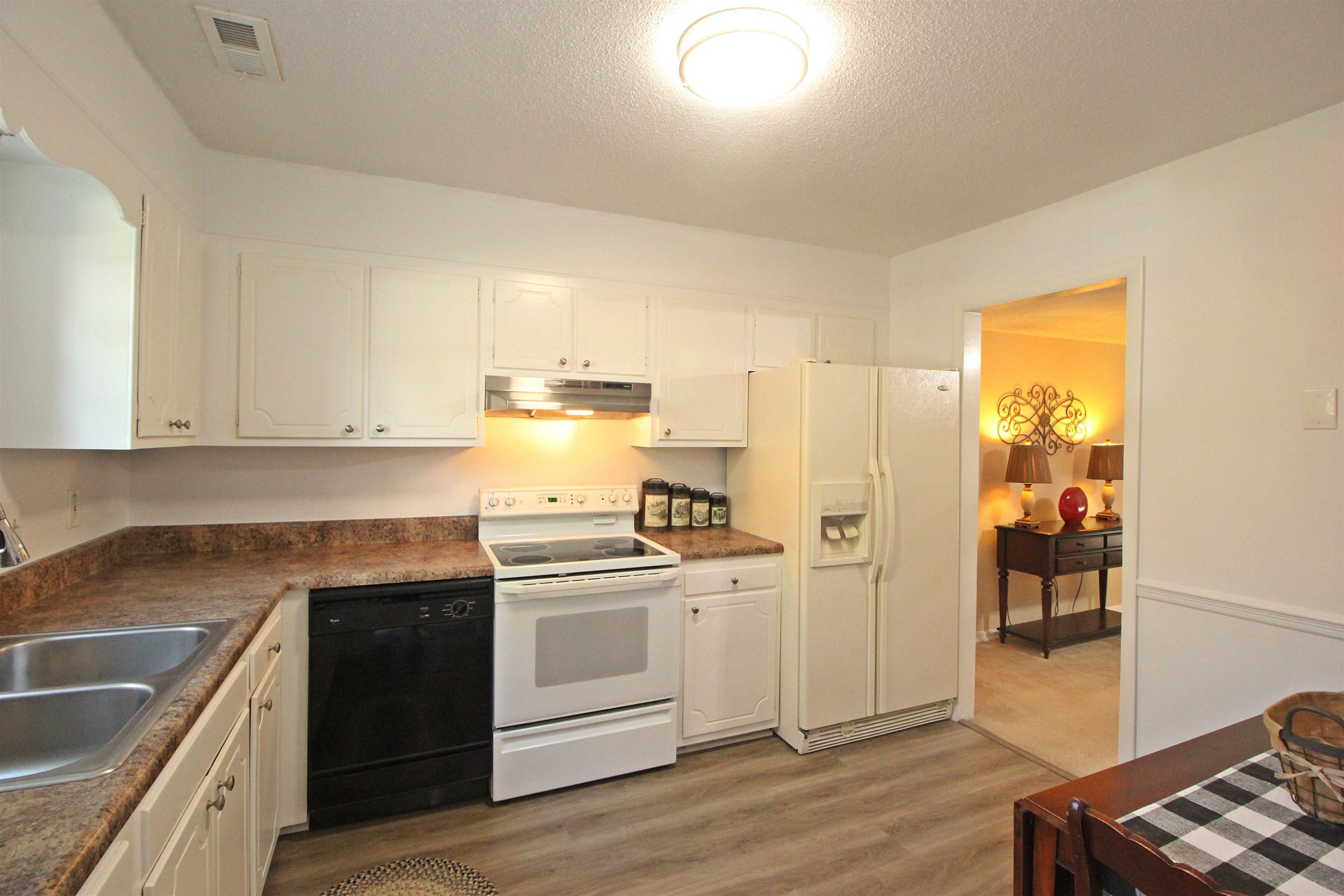 1204 Falls Church Road, Unit C Raleigh, NC 27609 - Photo 12 of 26 Photo 12