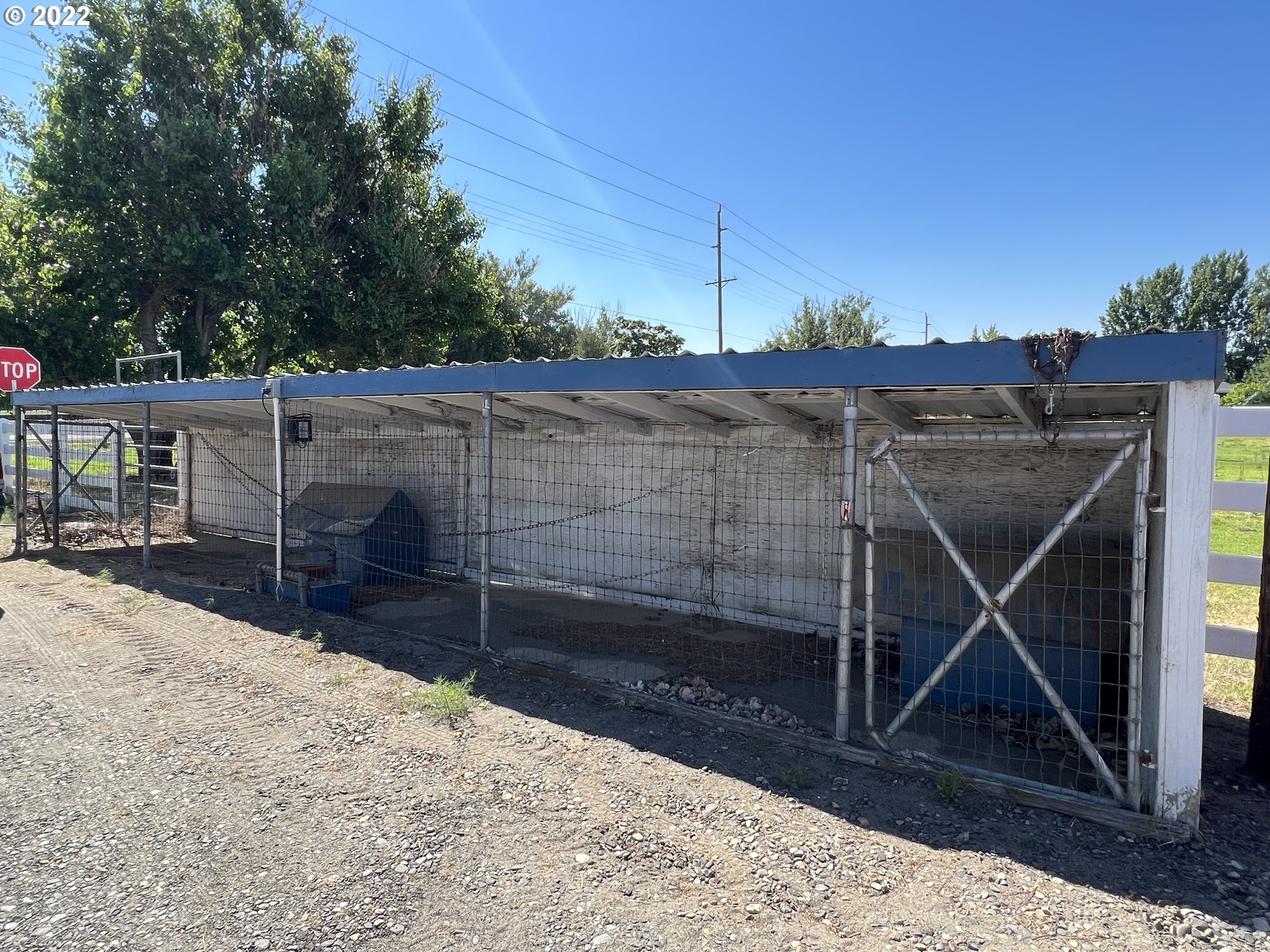 80500 Craig Road Hermiston, OR 97838 - Photo 11 of 24 a view of a backyard