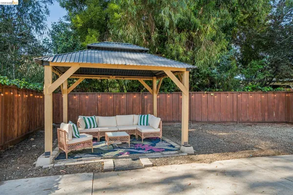 $799,000 | 3223 Courtland Avenue, Oakland, CA 94619