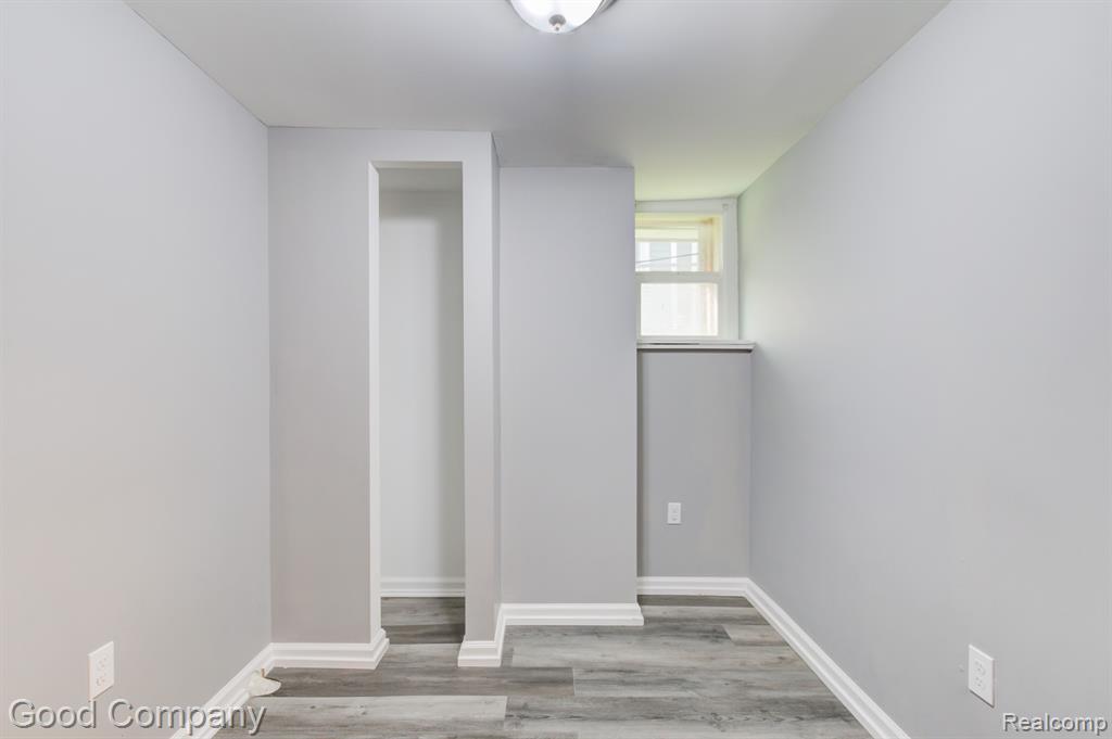 920 East Lincoln Avenue Royal Oak, MI 48067 - Photo 20 of 35