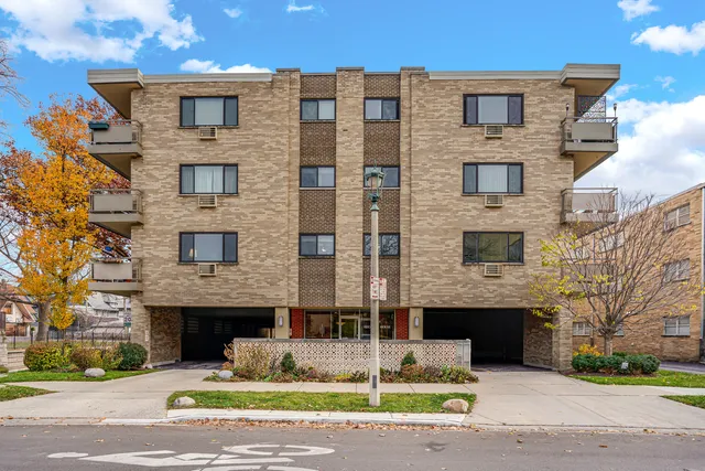$524,900 | 224 North Kenilworth Avenue, Unit 4D, Oak Park, IL 60302