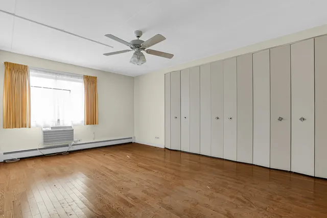 $524,900 | 224 North Kenilworth Avenue, Unit 4D, Oak Park, IL 60302