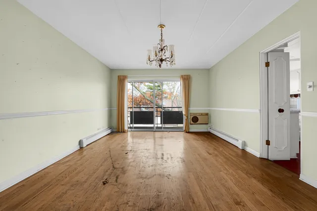 $524,900 | 224 North Kenilworth Avenue, Unit 4D, Oak Park, IL 60302