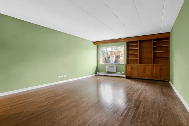 $524,900 | 224 North Kenilworth Avenue, Unit 4D, Oak Park, IL 60302