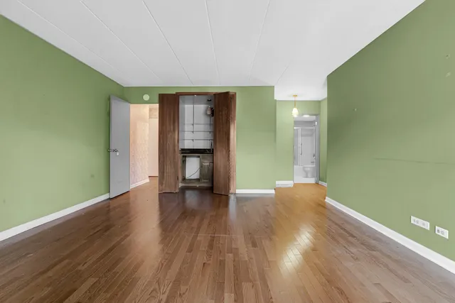 $524,900 | 224 North Kenilworth Avenue, Unit 4D, Oak Park, IL 60302