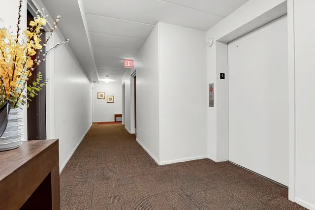 $524,900 | 224 North Kenilworth Avenue, Unit 4D, Oak Park, IL 60302