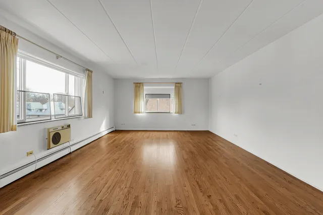 $524,900 | 224 North Kenilworth Avenue, Unit 4D, Oak Park, IL 60302