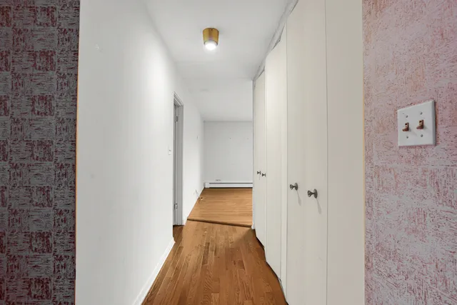 $524,900 | 224 North Kenilworth Avenue, Unit 4D, Oak Park, IL 60302