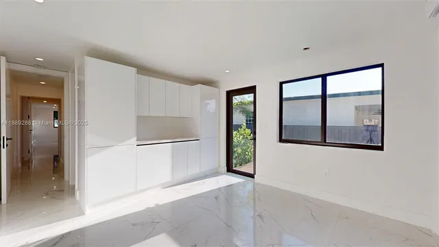 $1,150,000 | 641 Nightingale Avenue, Miami Springs, FL 33166