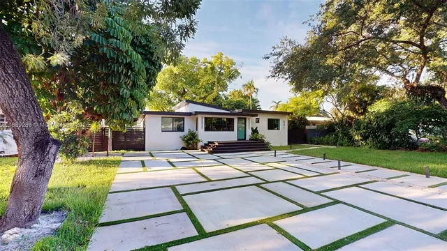 $1,150,000 | 641 Nightingale Avenue, Miami Springs, FL 33166