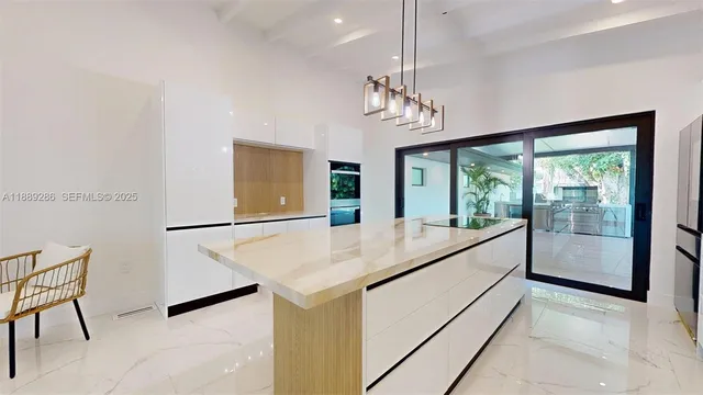 $1,150,000 | 641 Nightingale Avenue, Miami Springs, FL 33166