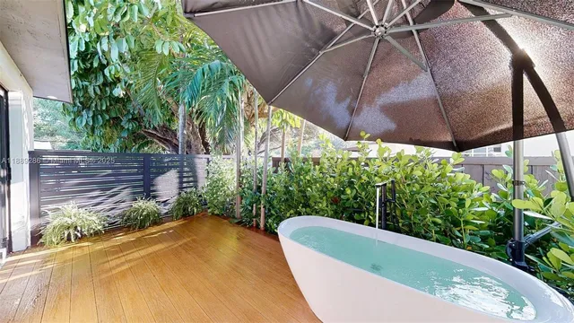 $1,150,000 | 641 Nightingale Avenue, Miami Springs, FL 33166