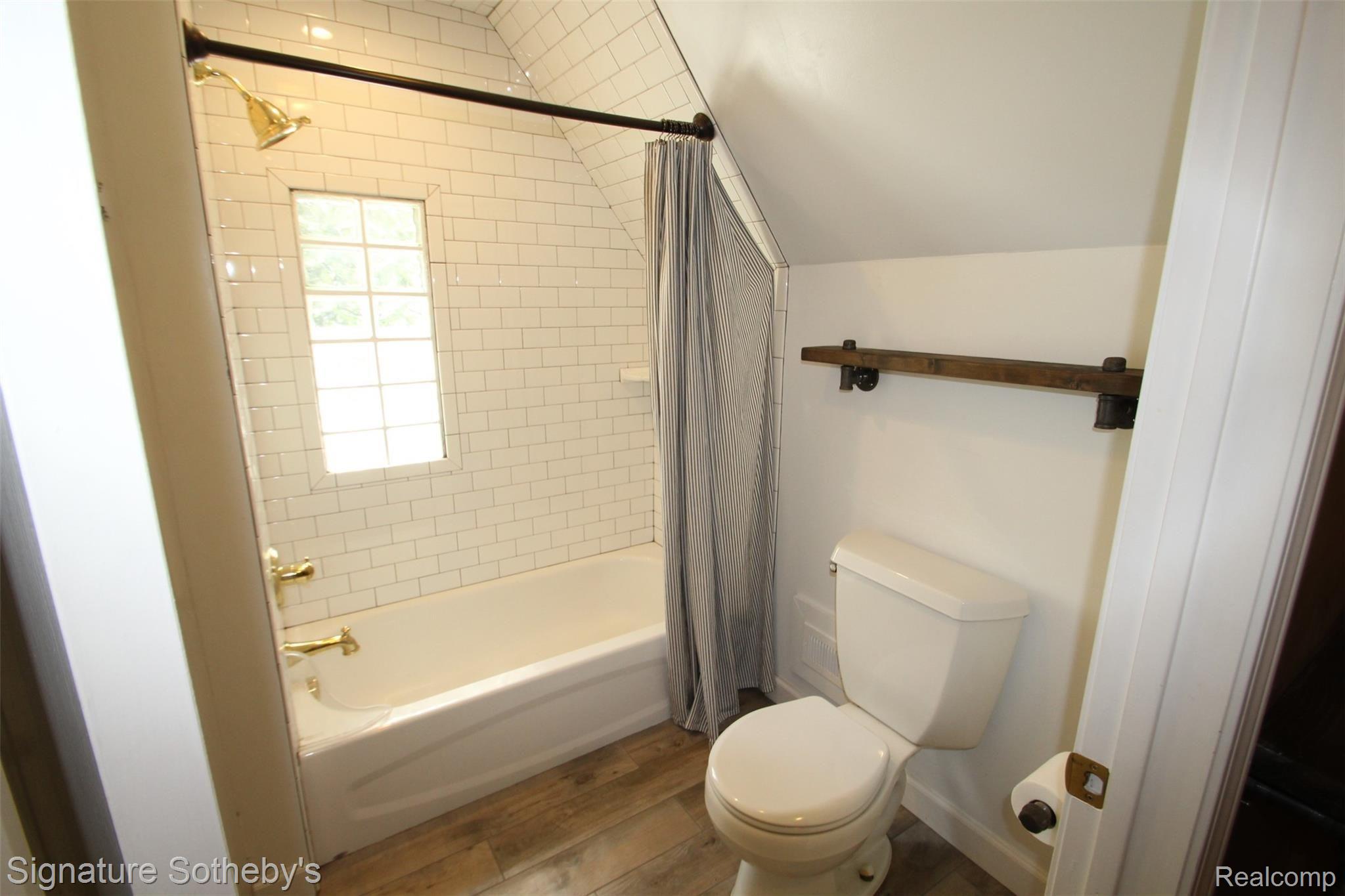 1950 Dorothea Road Berkley, MI 48072 - Photo 27 of 41 19 Master Suite5.JPG