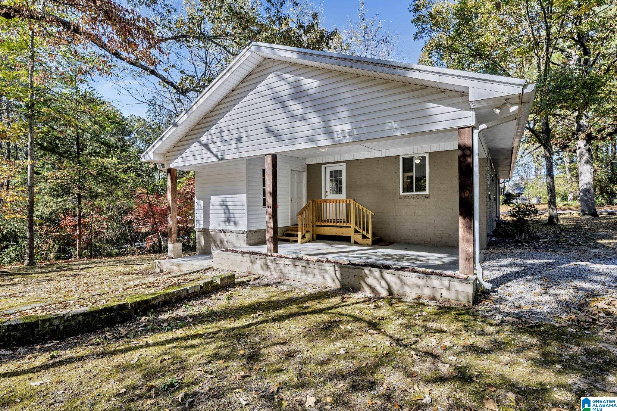 321 Redmayne Road Gardendale, AL 35071 - Photo 2 of 25
