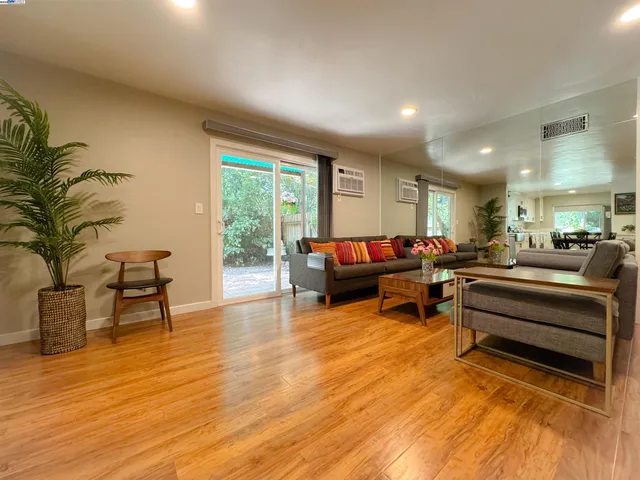 $569,000 | 148 Ascot Court, Unit 1, Moraga, CA 94556