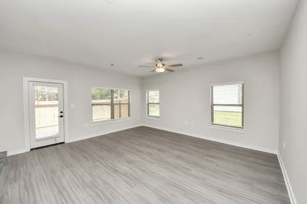 $1,708 | 7711 Longmire Road, Unit 155, Conroe, TX 77304