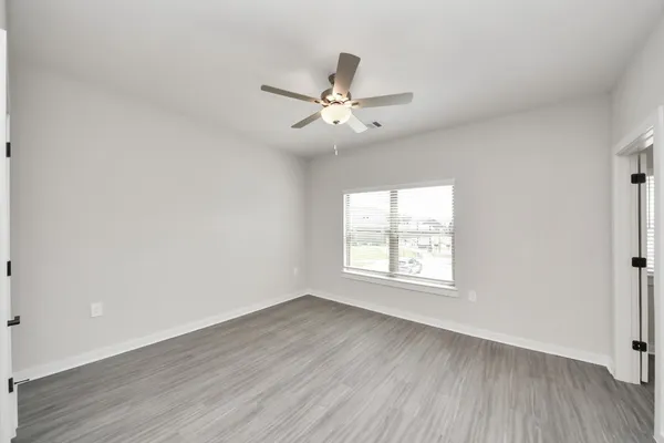 $1,708 | 7711 Longmire Road, Unit 155, Conroe, TX 77304