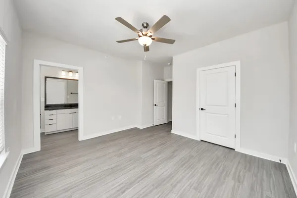 $1,708 | 7711 Longmire Road, Unit 155, Conroe, TX 77304