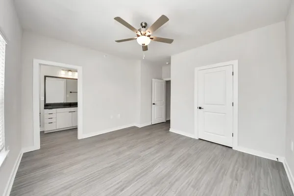 $1,708 | 7711 Longmire Road, Unit 155, Conroe, TX 77304