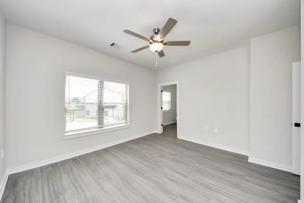 $1,708 | 7711 Longmire Road, Unit 155, Conroe, TX 77304