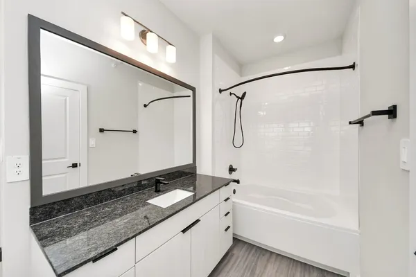 $1,708 | 7711 Longmire Road, Unit 155, Conroe, TX 77304