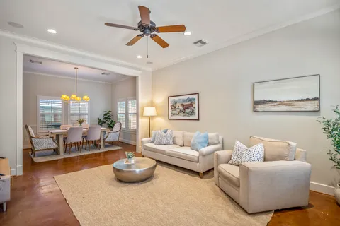 $435,000 | 905 West 23rd Street, Houston, TX 77008
