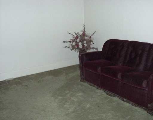 404 3rd Street Butler, PA 16001 - Photo 5 of 8 Living Room.