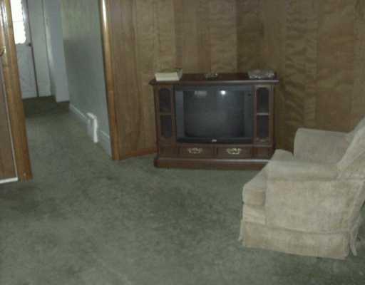 404 3rd Street Butler, PA 16001 - Photo 6 of 8 Den/Family/Great Room.