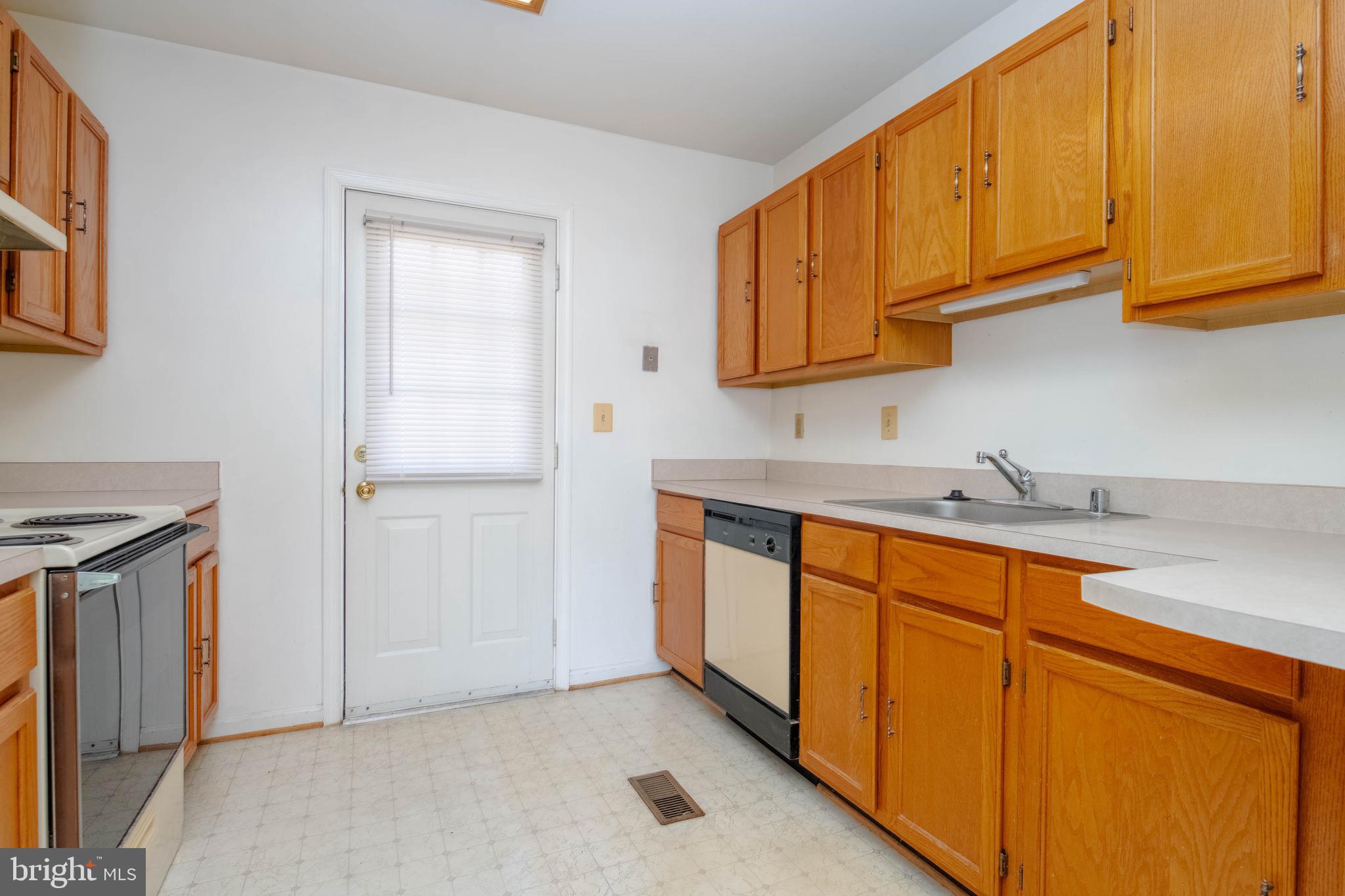 7707 Norfolk Road Glen Burnie, MD 21060 - Photo 12 of 49 Kitchen