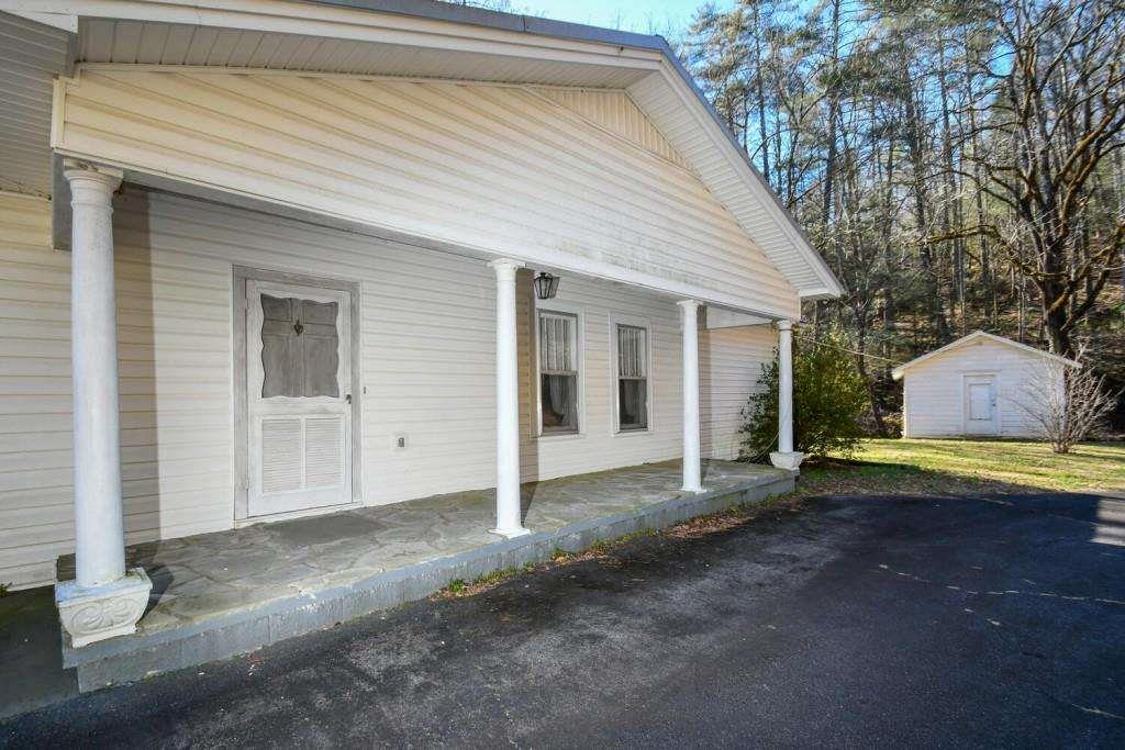 18 Corinth Church Road Cleveland, GA 30528 - Photo 29 of 37 a backyard of a house