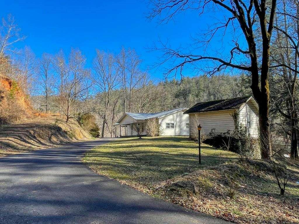 18 Corinth Church Road Cleveland, GA 30528 - Photo 5 of 37 a view of a house with a yard