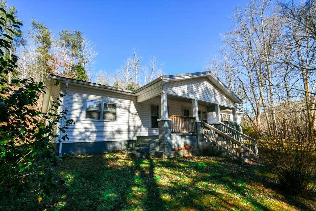 18 Corinth Church Road Cleveland, GA 30528 - Photo 8 of 37 a front view of house with yard and green space