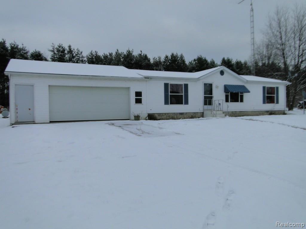 5900 Fostoria Road Columbiaville, MI 48421 - Photo 2 of 28 Front