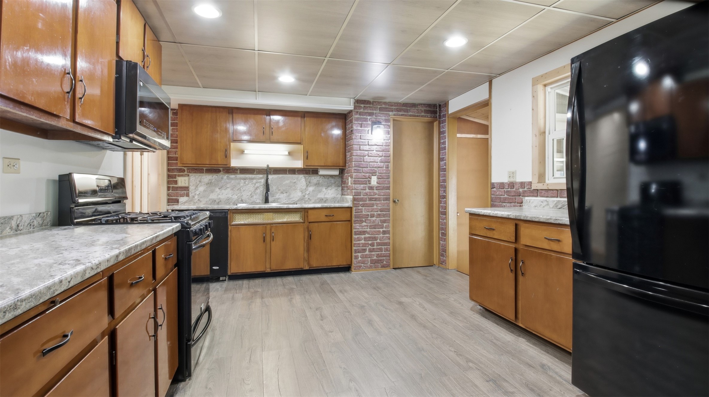 16139 West Anderson Road Hayward, WI 54843 - Photo 4 of 36