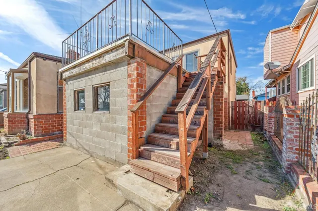 $484,900 | 127 Grove Street, Richmond, CA 94804