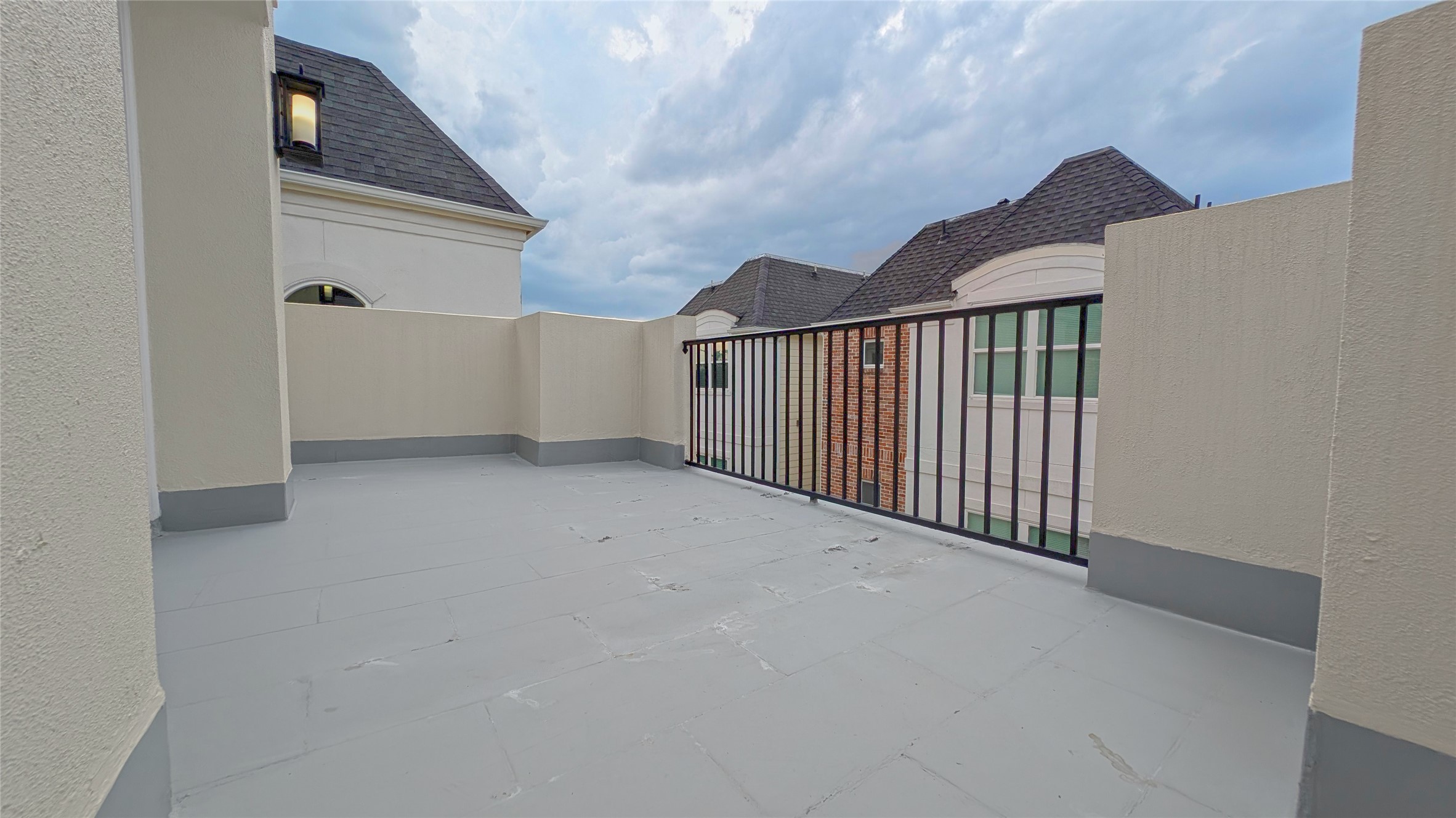 1844 Colquitt Street Houston, TX 77098 - Photo 33 of 40 a view of a hallway