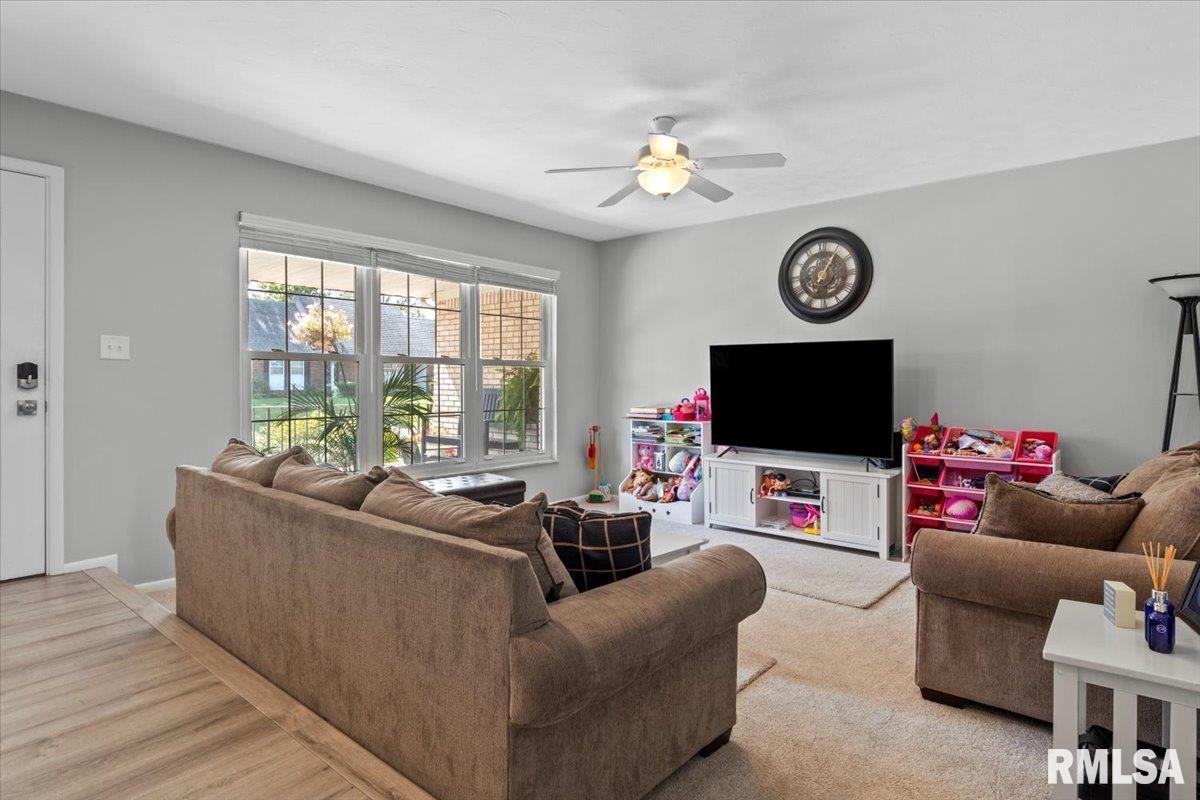 59 Mesa Road Springfield, IL 62702 - Photo 6 of 43