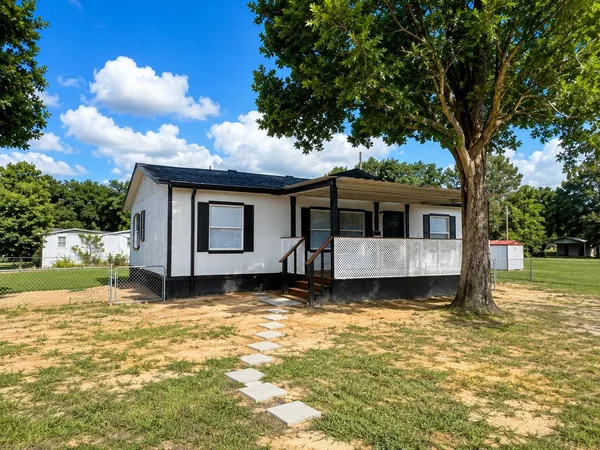 $145,000 | 272 Lakewood Drive, Trinity, TX 75862