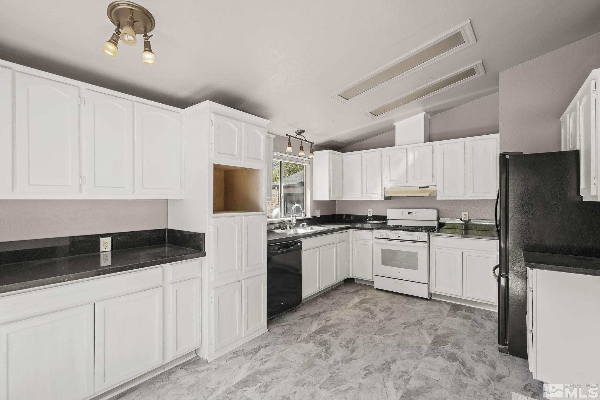 1661 Canal Road Sparks, NV 89437 - Photo 12 of 40 Photo 12