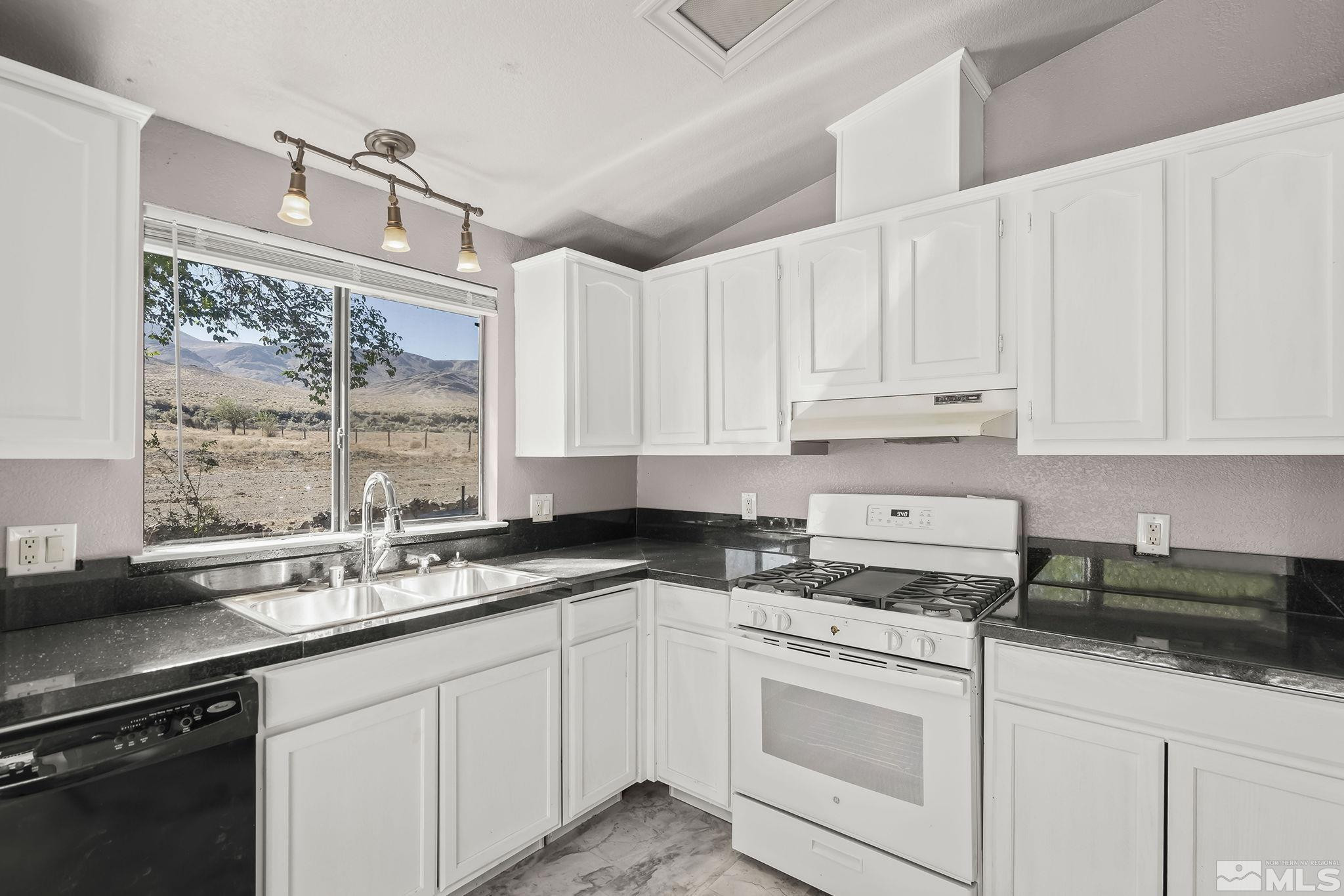 1661 Canal Road Sparks, NV 89437 - Photo 14 of 40 Photo 14