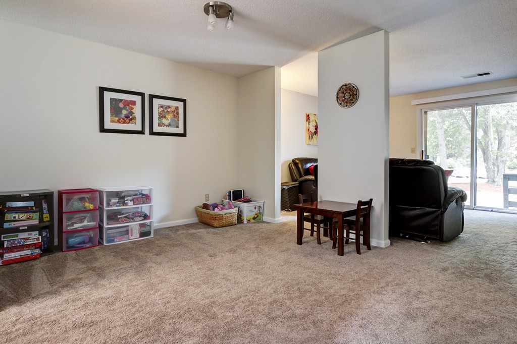 404 Maple Brook Road, Unit 404 Bellingham, MA 02019 - Photo 9 of 21 Gallery Image 9